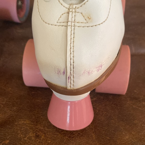 Girls boot style skates - Picture 3 of 4